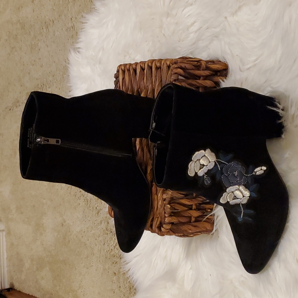 Steven By Steve Madden New Yorker Suede Leather E… - image 1